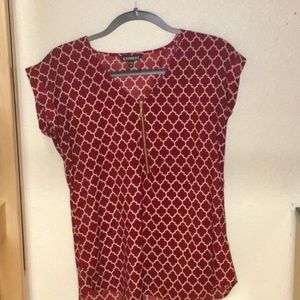 RED V NECK TOP